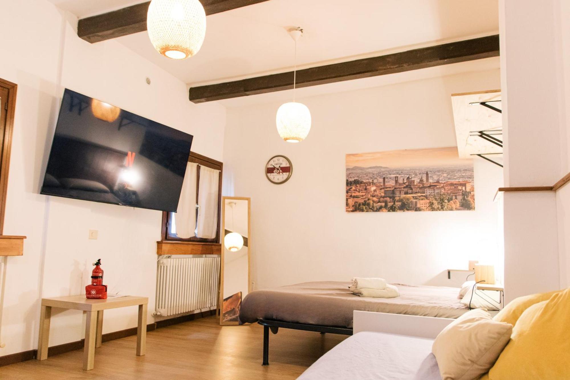 Casa Tequila Apartment Бергамо Екстериор снимка